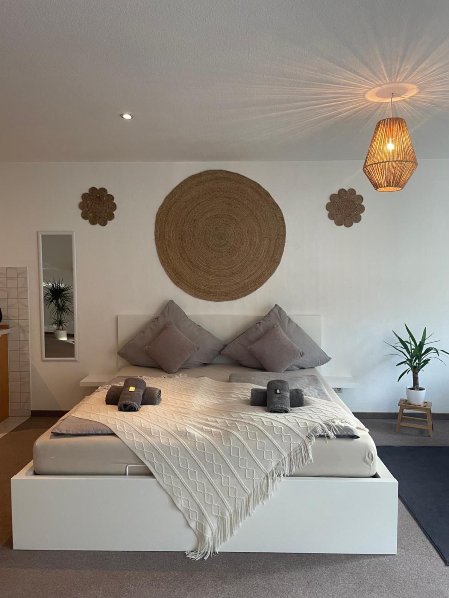 Kingsize Bett Boho Apartment Mit Tiefgarage Naehe Salzburg 弗赖拉辛 外观 照片
